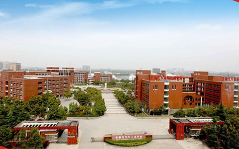 四川省會(huì)理現(xiàn)代職業(yè)技術(shù)學(xué)校汽修運(yùn)用與維修專業(yè)