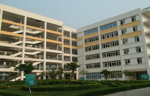 ?？阼F路學(xué)校