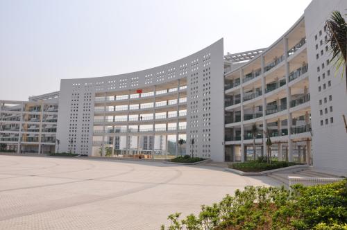 成都現(xiàn)代職業(yè)學(xué)校2018年報(bào)名條件、招生對(duì)象